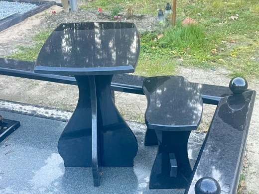 Granīta kapu pieminekļi Jelgavā