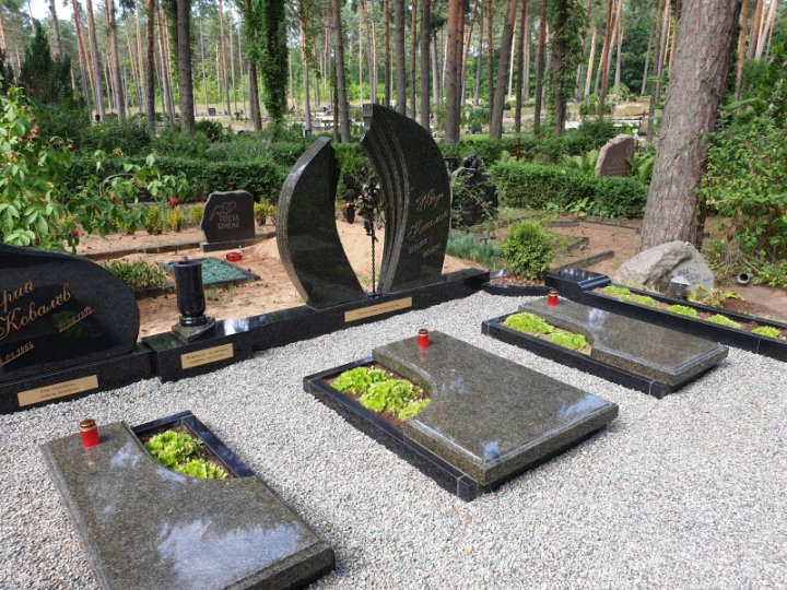 Elegant granite gravestone with an open corner