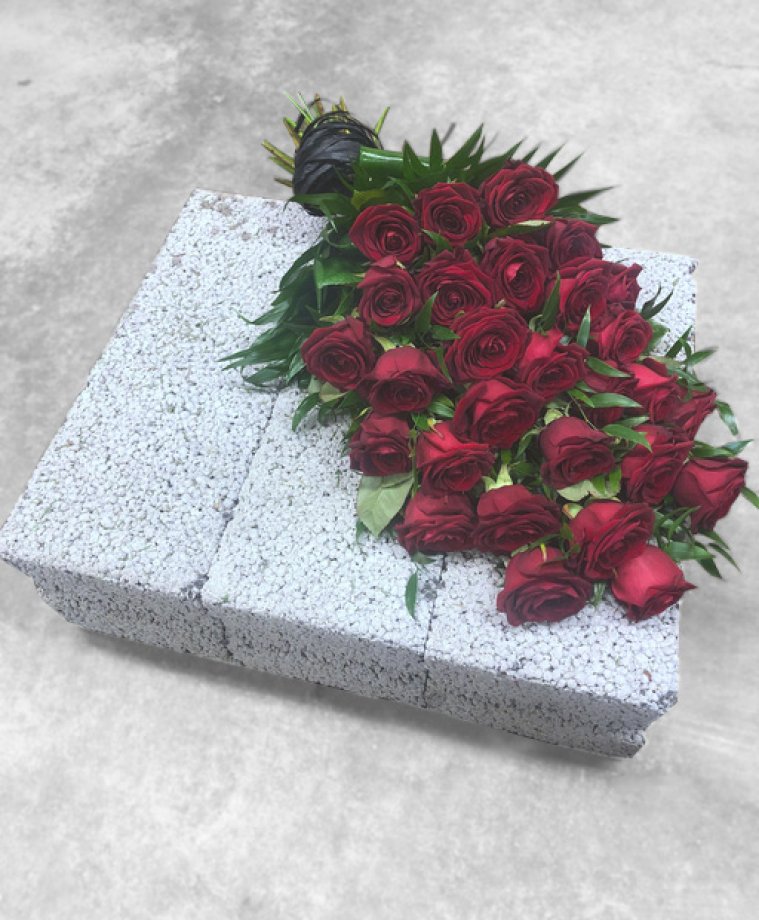 Mourning bouquet made of dark red roses – P10