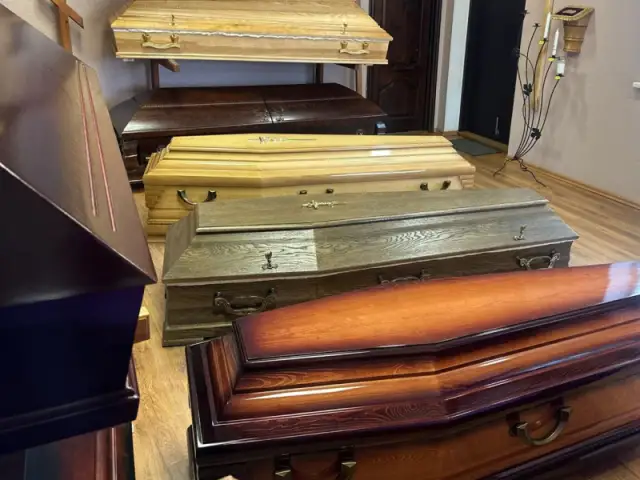 Apbedīšanas piederumi Ventspilī