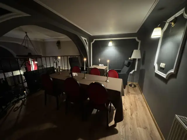 Vidēja izmēra zāle atvadu mielastam