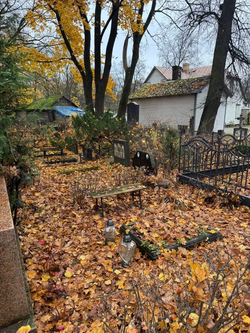 Novembra skats uz Miķeļa kapsētas apbedijumam