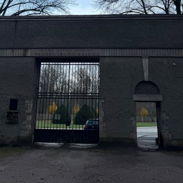 Raiņa kapsēta Rīgā – vēsturiska kapsēta ar izkoptām alejām un pieminekļiem